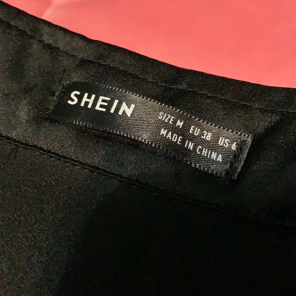 Women’s Cropped Collared Blouse - Picture 5 of 6